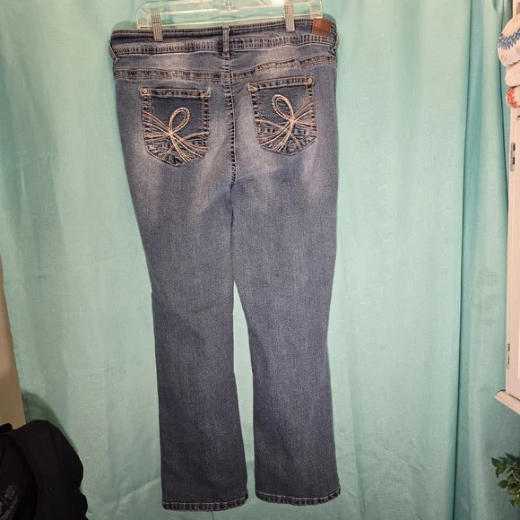 Wallflower Women's Straight Leg Jeans in Blue Size 18 - Picture 2 of 5